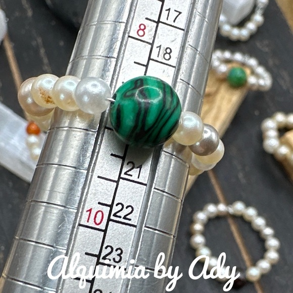 Beaded pearl ring and gemstone - Picture 2 of 4